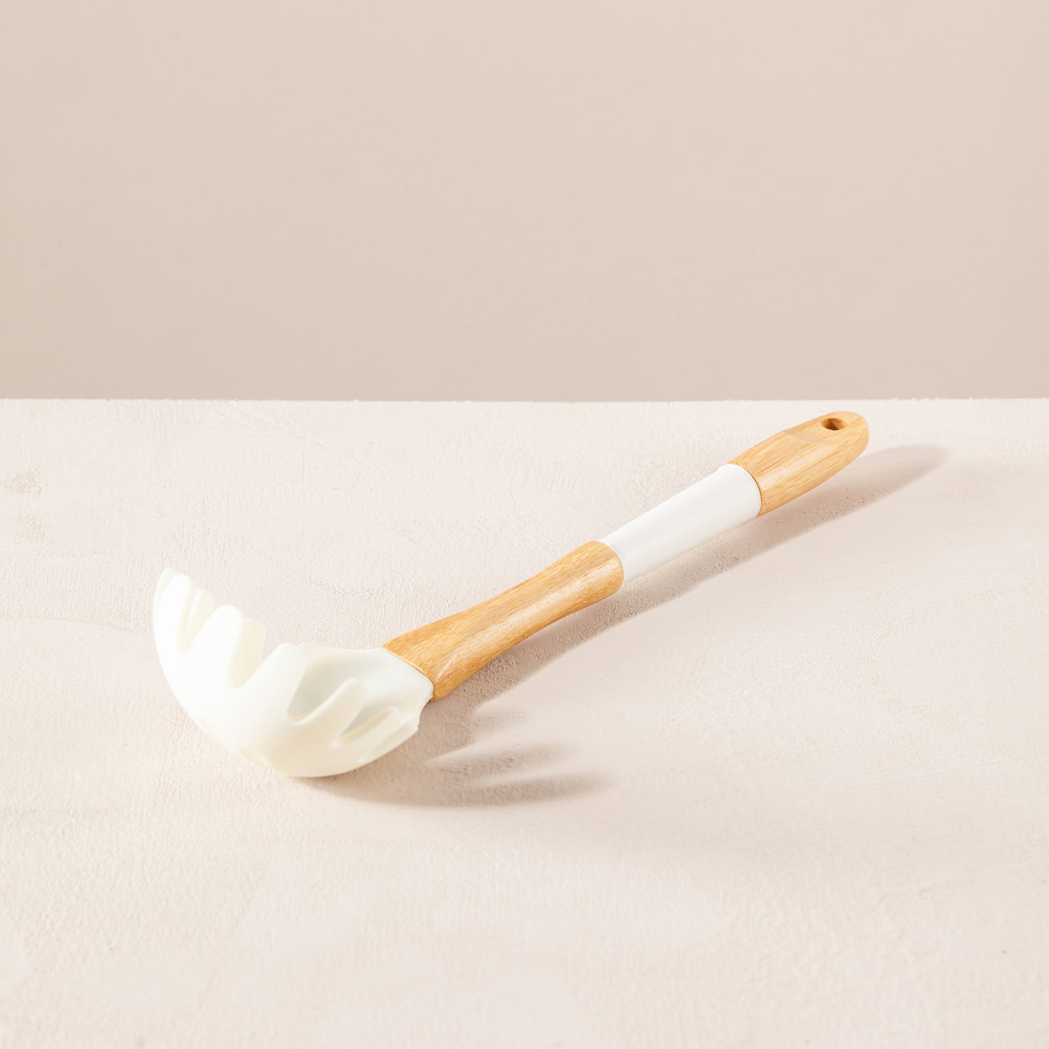 BAMBU SAPLI SİLİKON SPAGETTİ KEPÇESİ