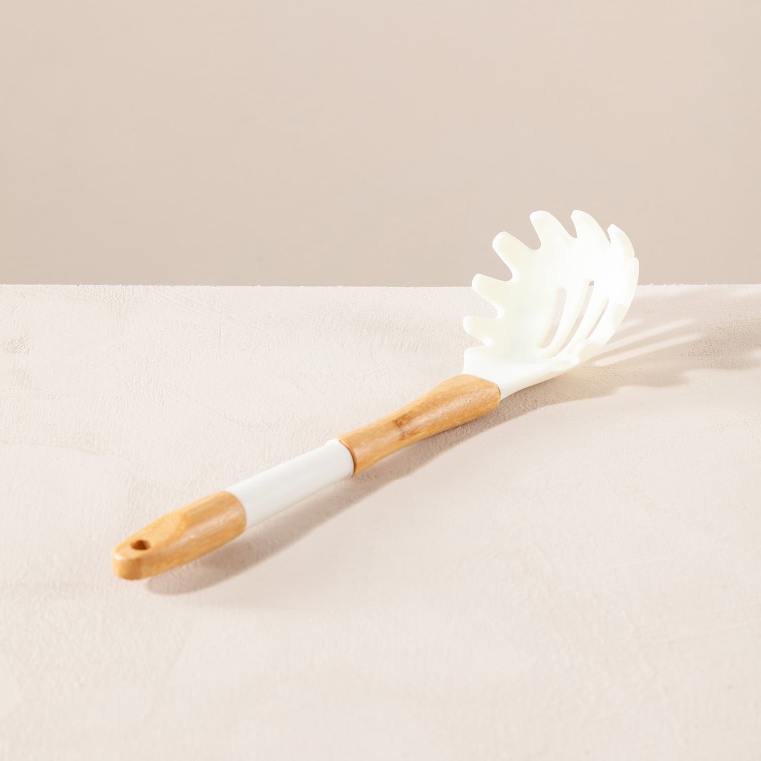 BAMBU SAPLI SİLİKON SPAGETTİ KEPÇESİ