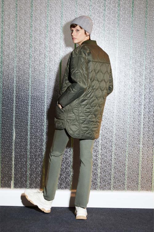  KAPİTONELİ MONT CEKET