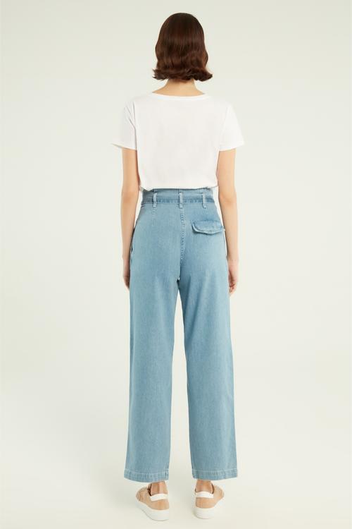  BELİ KUŞAKLI HAVUÇ KESİM JEAN PANTOLON