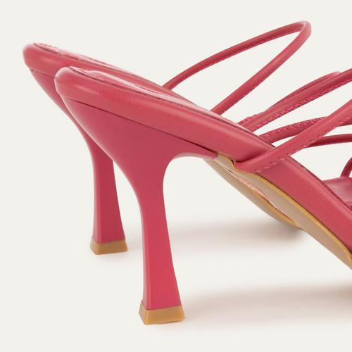  DERİ GÖRÜNÜMLÜ İNCE TOPUKLU TERLİK