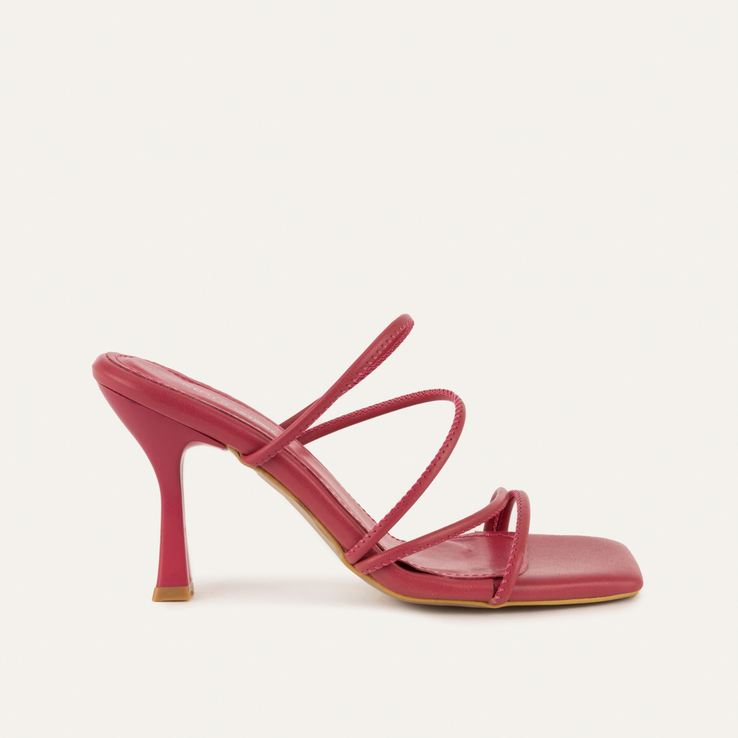 DERİ GÖRÜNÜMLÜ İNCE TOPUKLU TERLİK