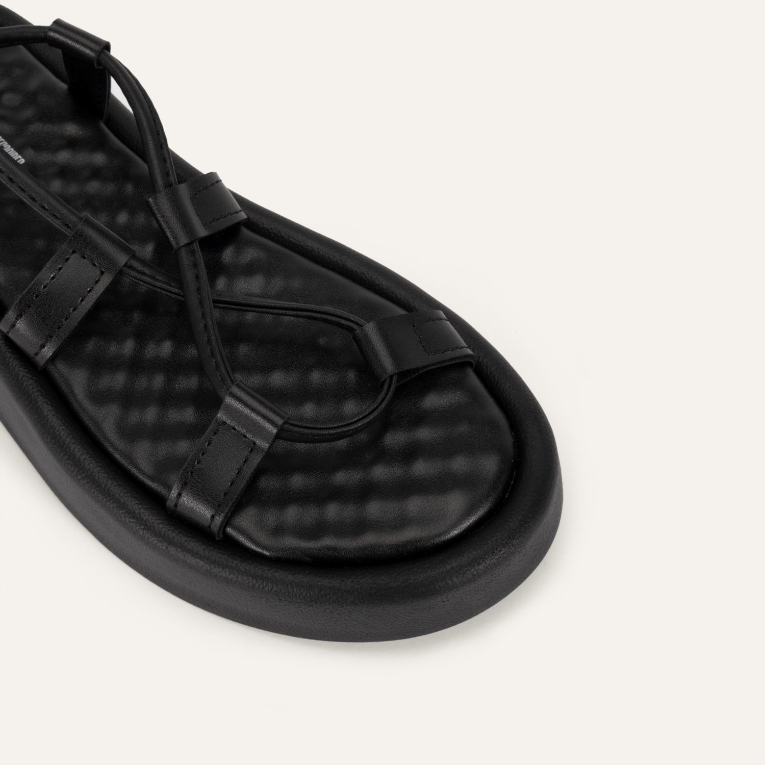 DERİ GÖRÜNÜMLÜ SANDALET