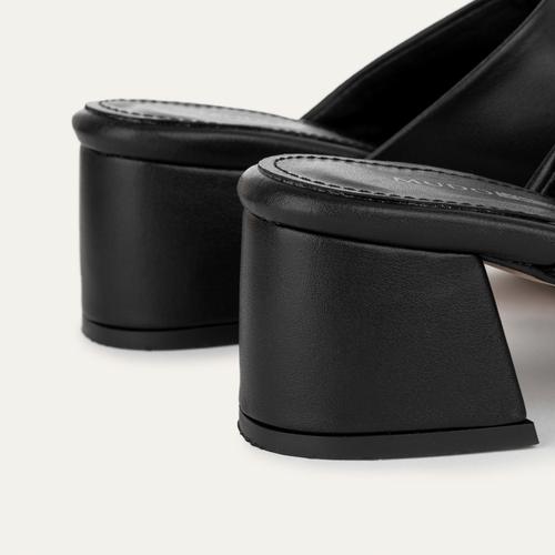  DERİ GÖRÜNÜMLÜ TOPUKLU TERLİK