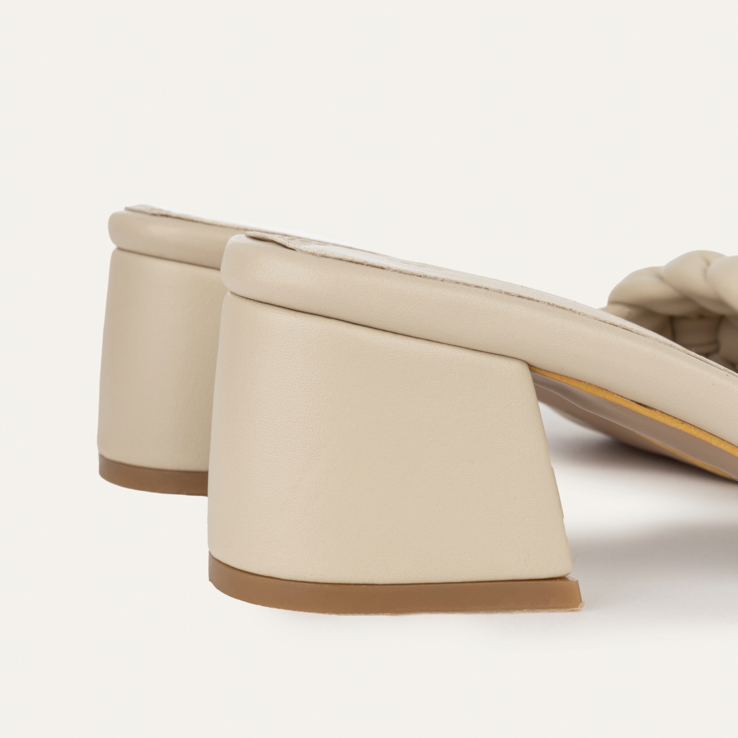 TOPUKLU ÖRGÜ TERLİK