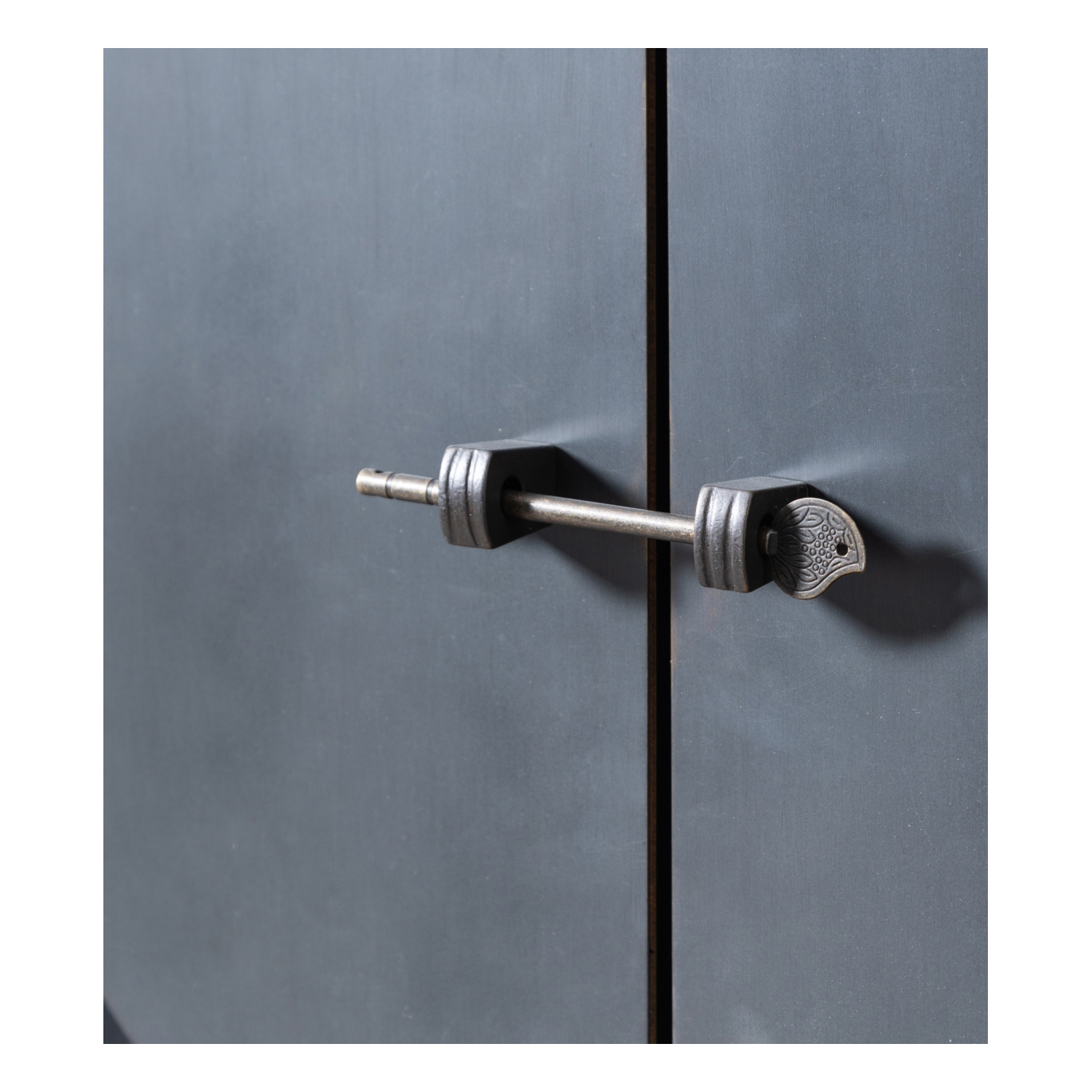 LIJI MASİF AHŞAP DOLAP KARAAĞAÇ