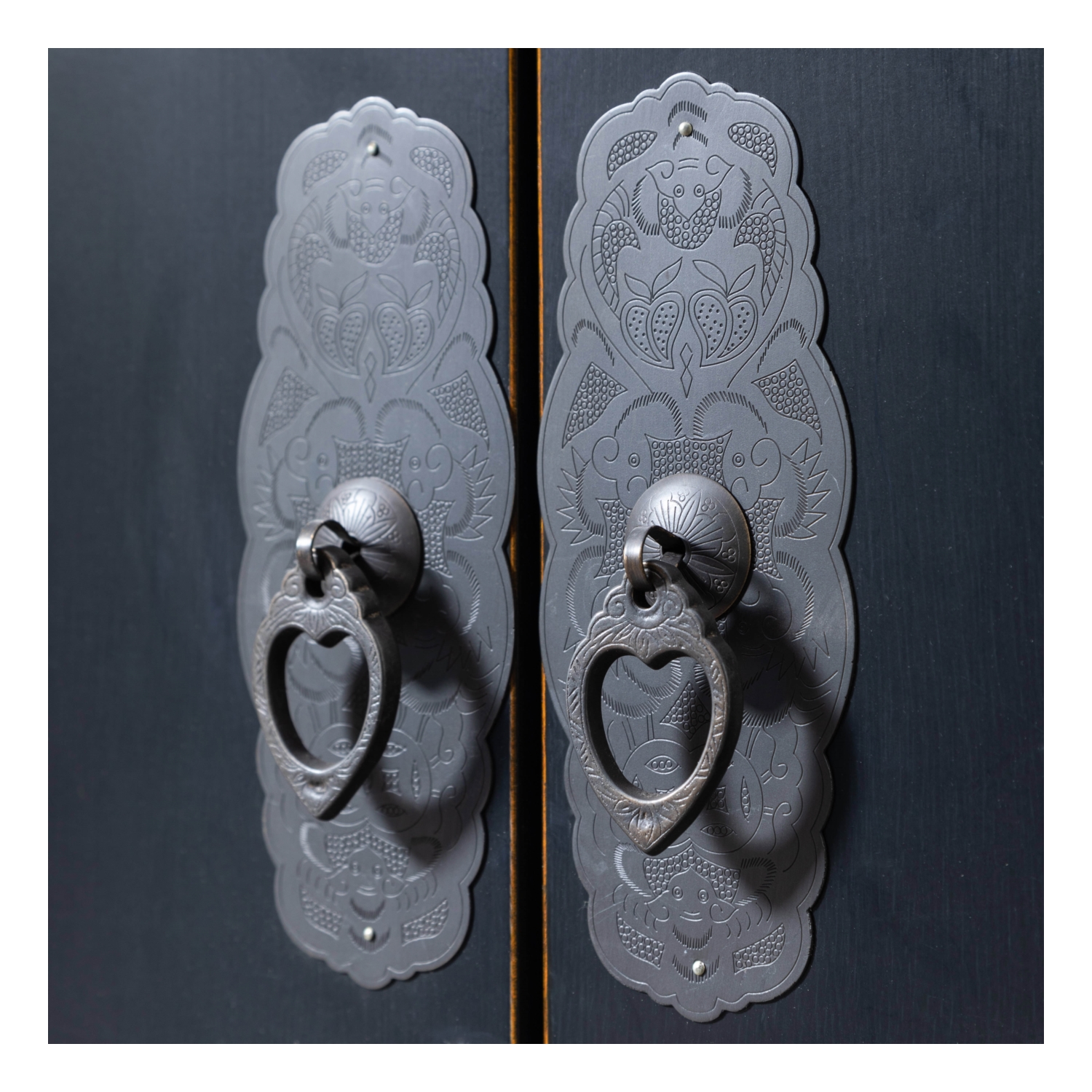 LIJI MASİF AHŞAP DOLAP KARAAĞAÇ