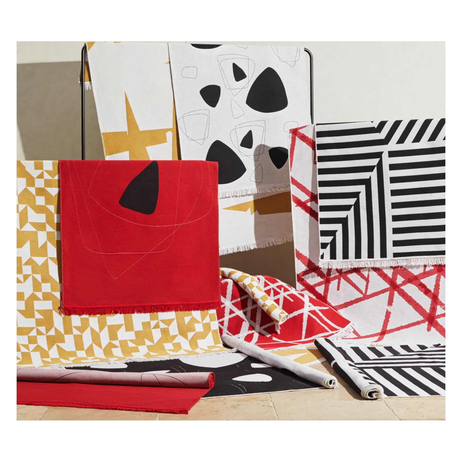 KELSEY ÇİFT TARAFLI HALI SİYAH 120X180