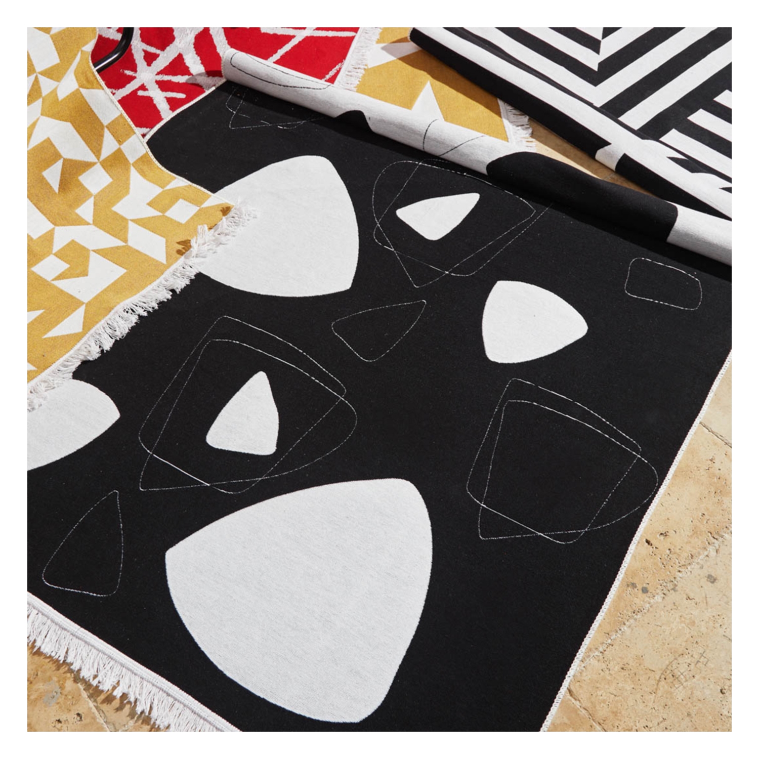 KELSEY ÇİFT TARAFLI HALI SİYAH 120X180