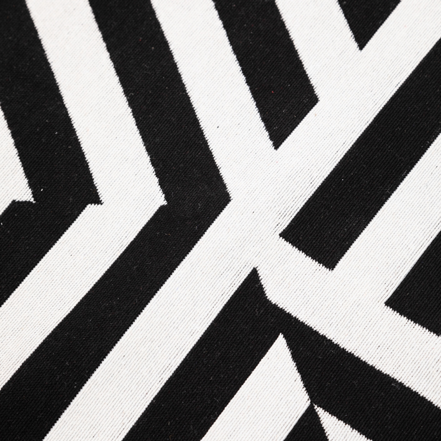 KENNY ÇİFT TARAFLI HALI SİYAH BEYAZ 120X180