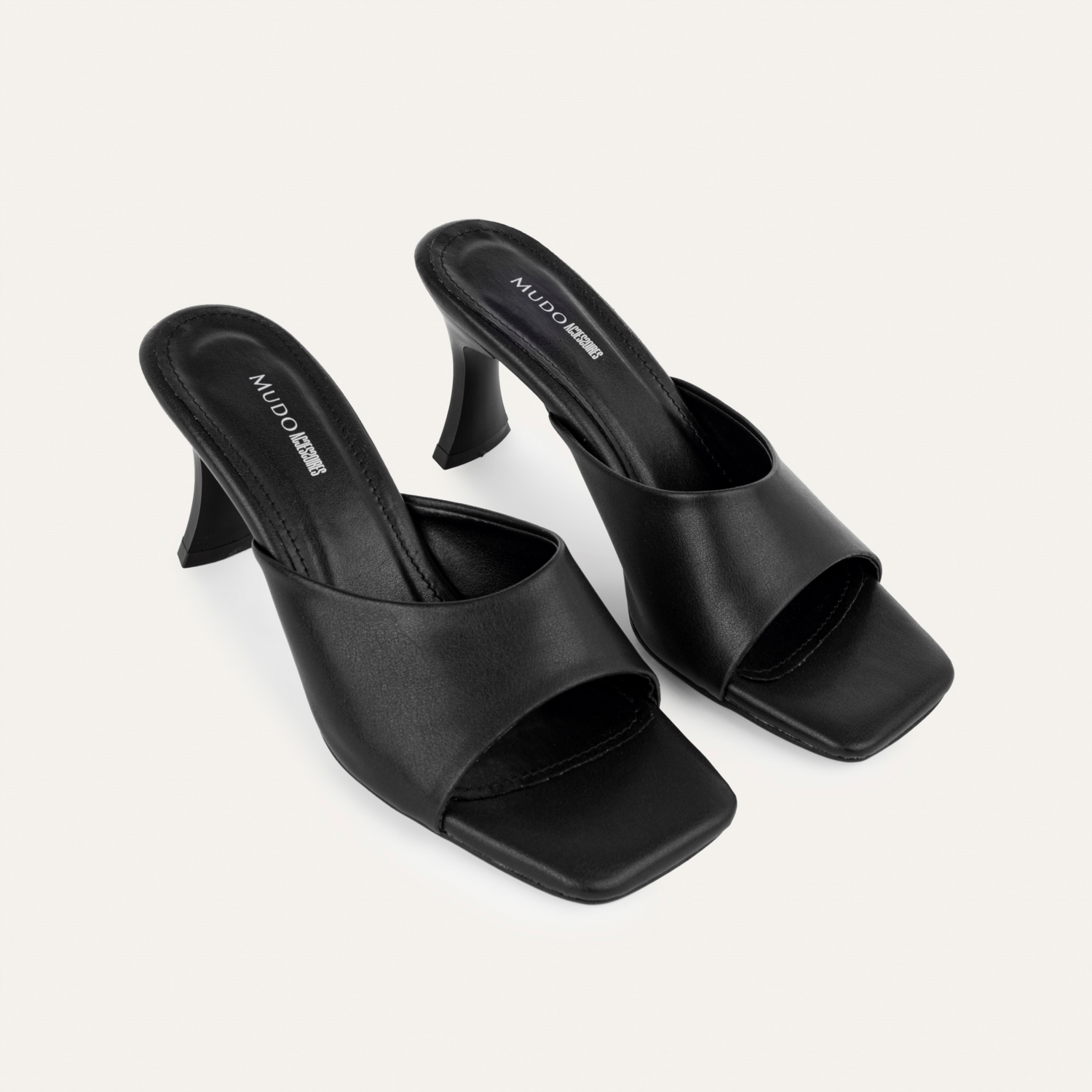 DERİ GÖRÜNÜMLÜ TOPUKLU TERLİK