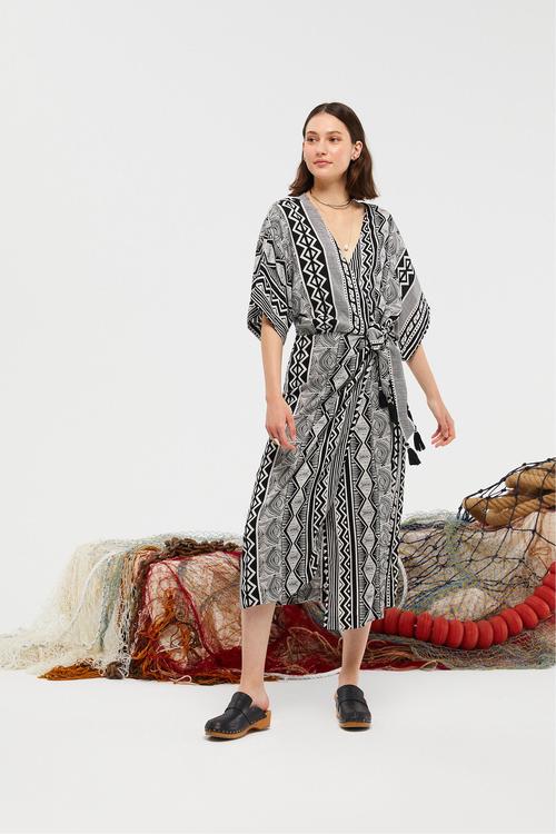  ETNİK DESENLİ UZUN PLAJ ELBİSESİ