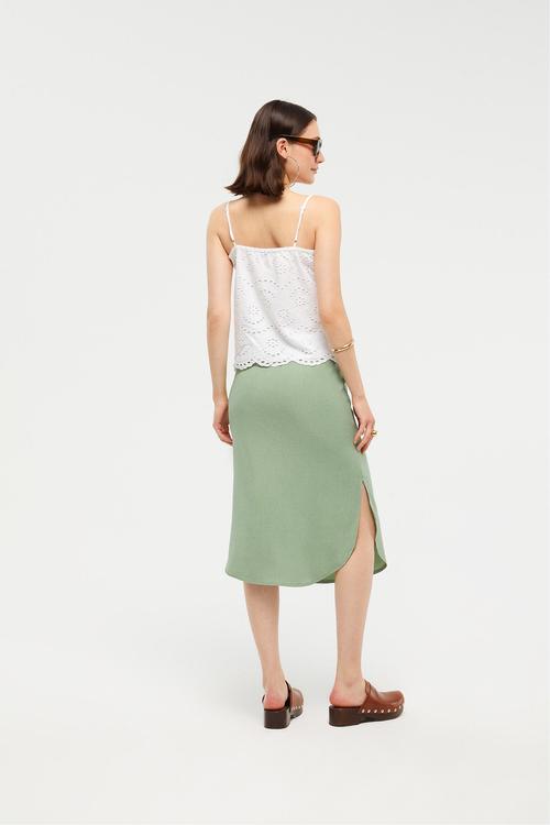  FİSTO İŞLEMELİ ASKILI BLUZ