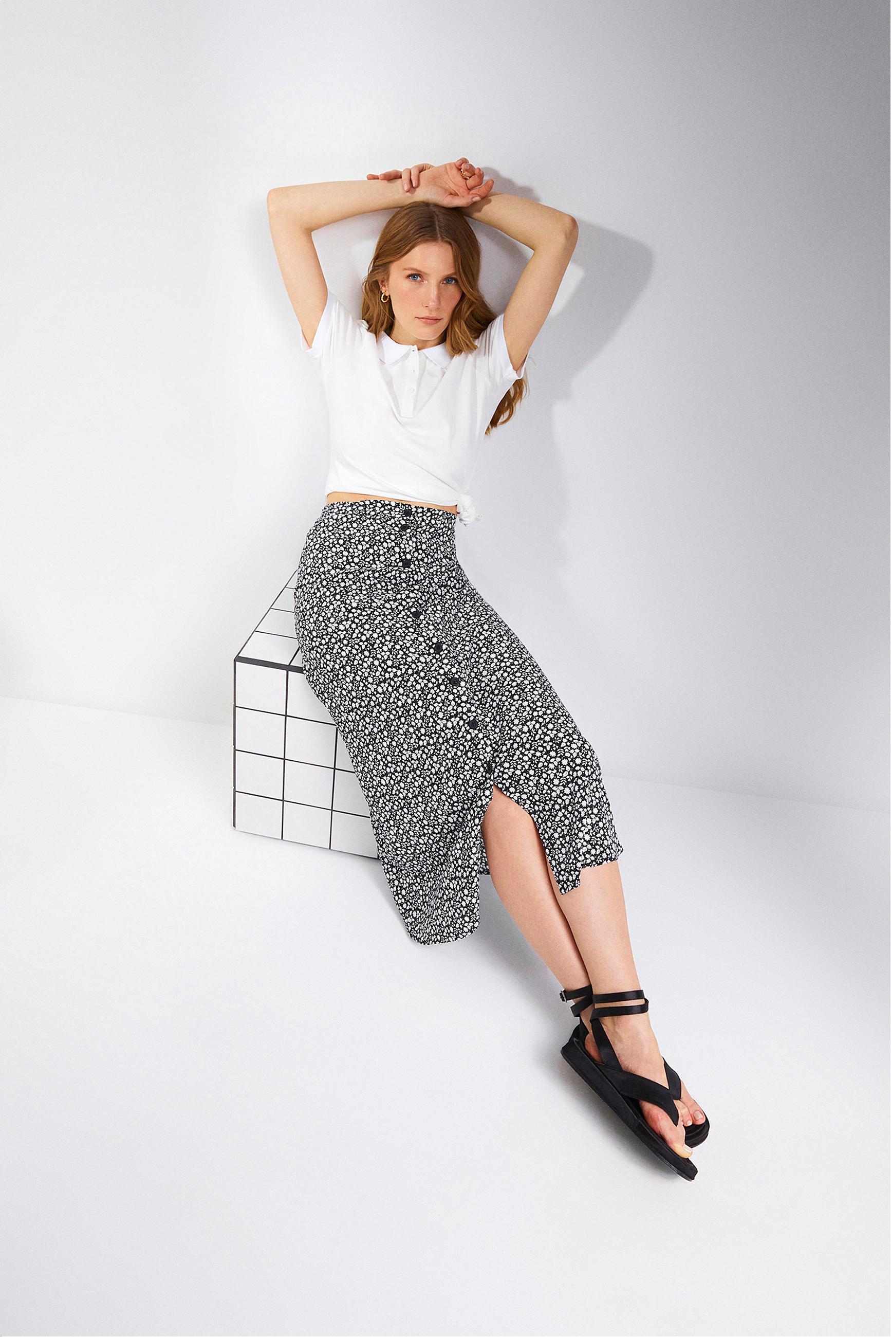 ÇİÇEK DESENLİ DÜĞMELİ MİDİ ETEK