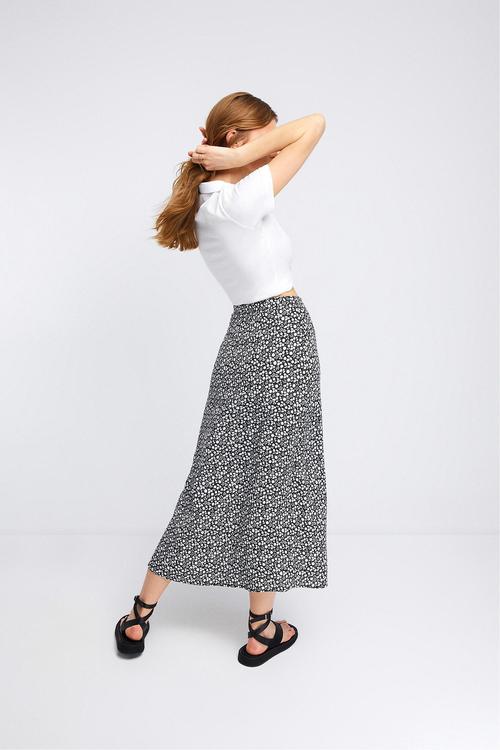  ÇİÇEK DESENLİ DÜĞMELİ MİDİ ETEK