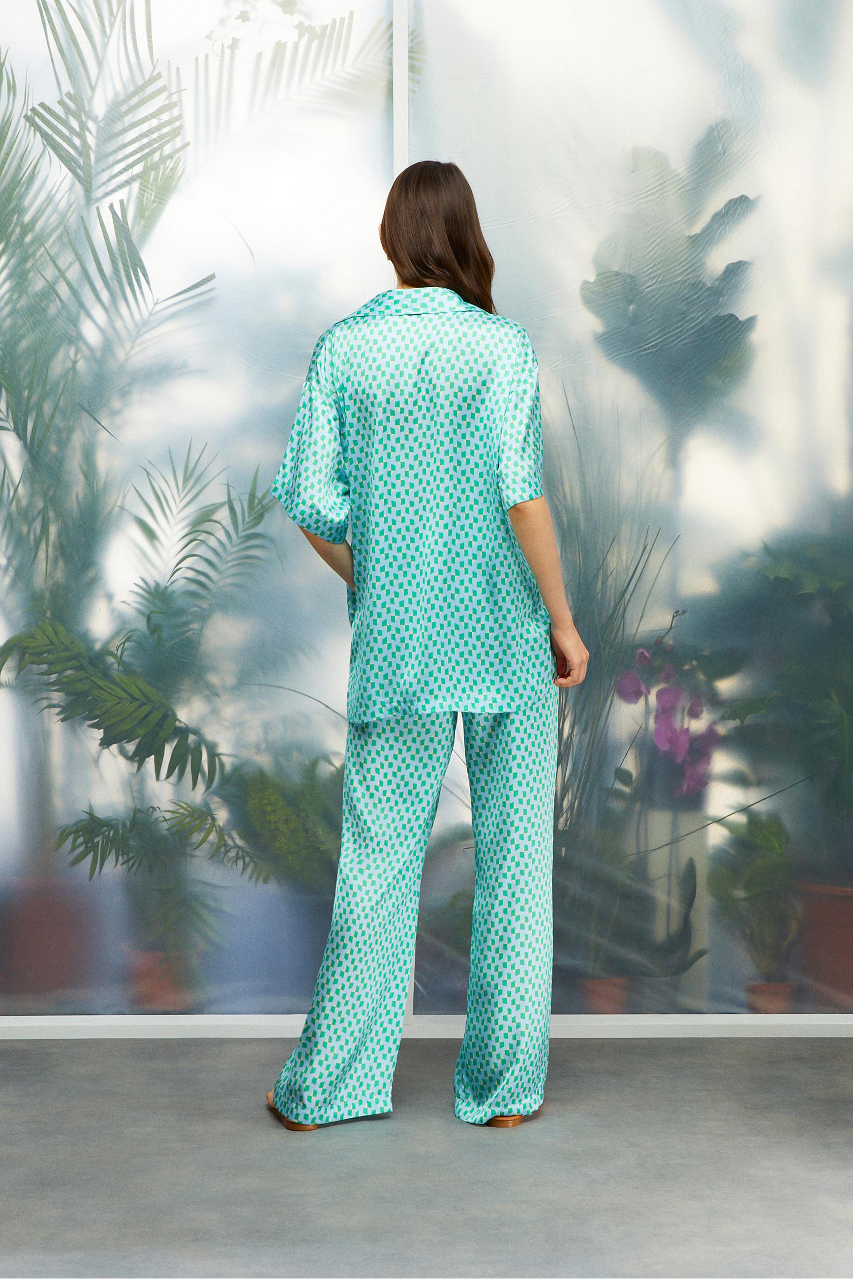 BASKILI KISA KOLLU OVERSIZE GÖMLEK