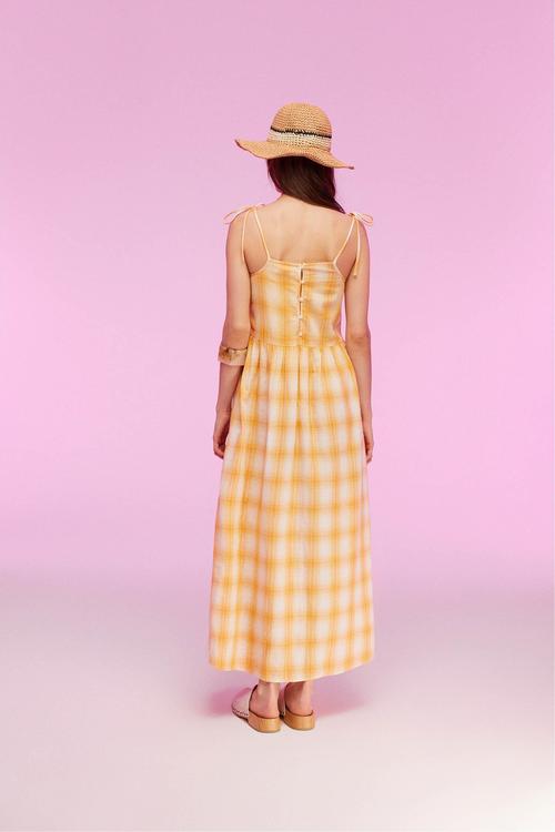  ASKILI PAPATYA NAKIŞLI UZUN ELBİSE