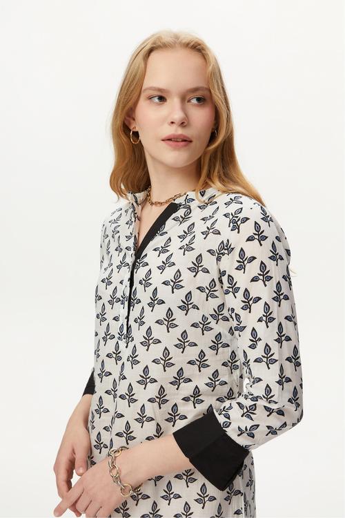  UZUN KOLLU YAPRAK DESENLİ PLAJ ELBİSESİ