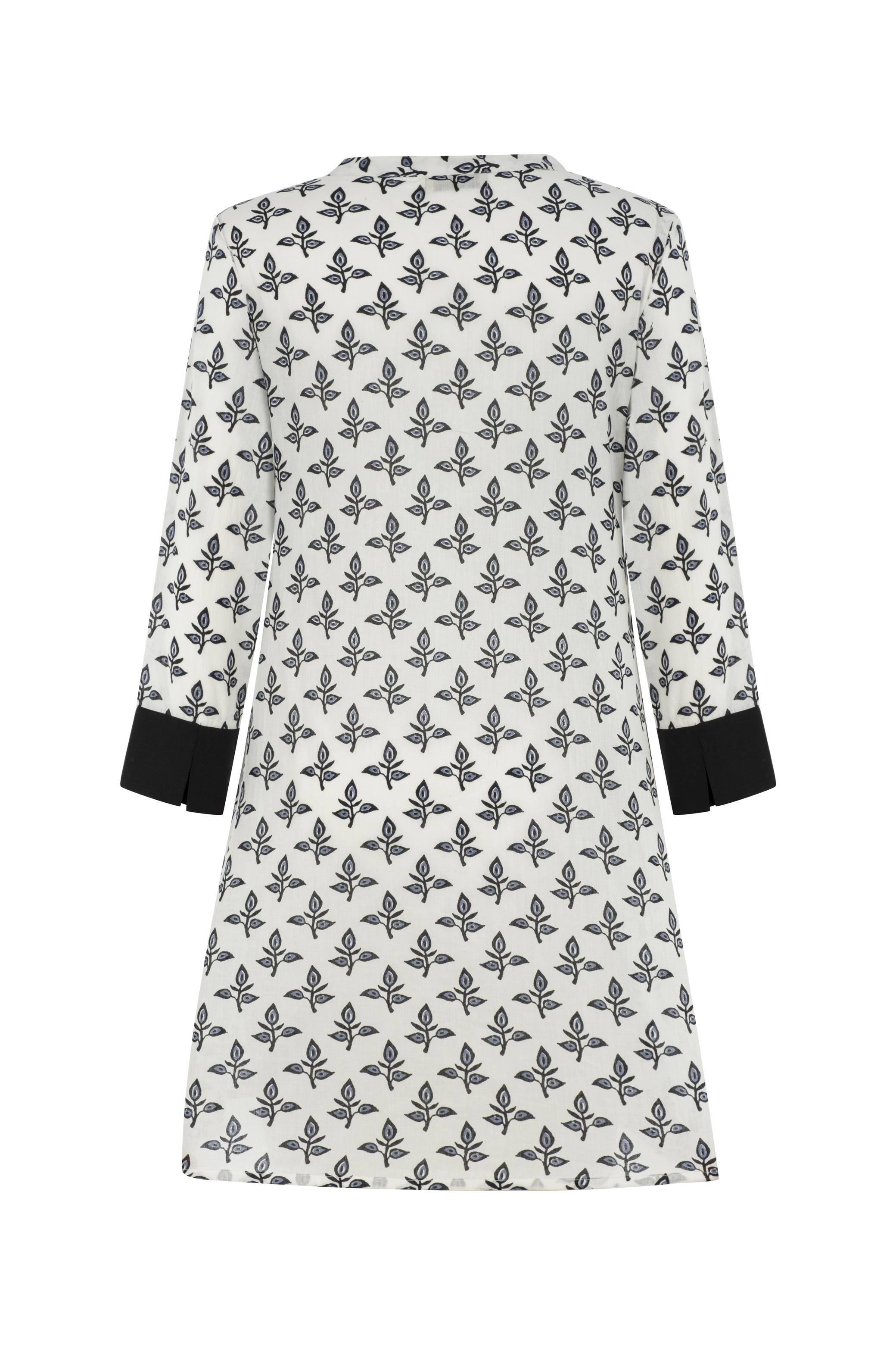 UZUN KOLLU YAPRAK DESENLİ PLAJ ELBİSESİ