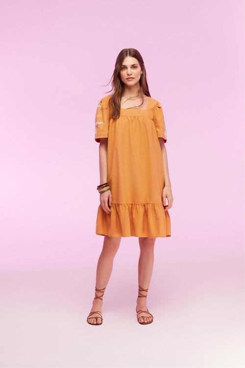  ETNİK DETAYLI KARE YAKA MİDİ ELBİSE