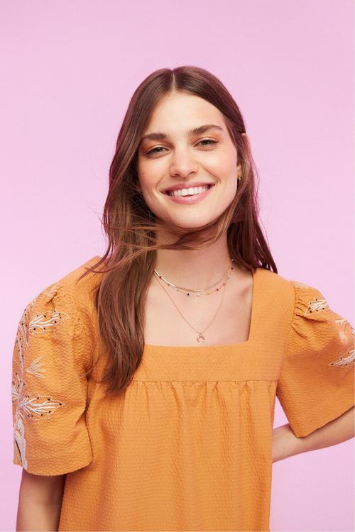  ETNİK DETAYLI KARE YAKA MİDİ ELBİSE