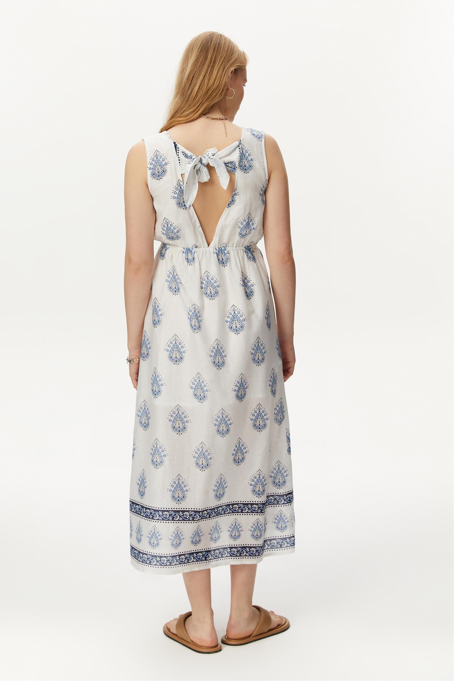 SIRT DETAYLI BASKILI UZUN ELBİSE