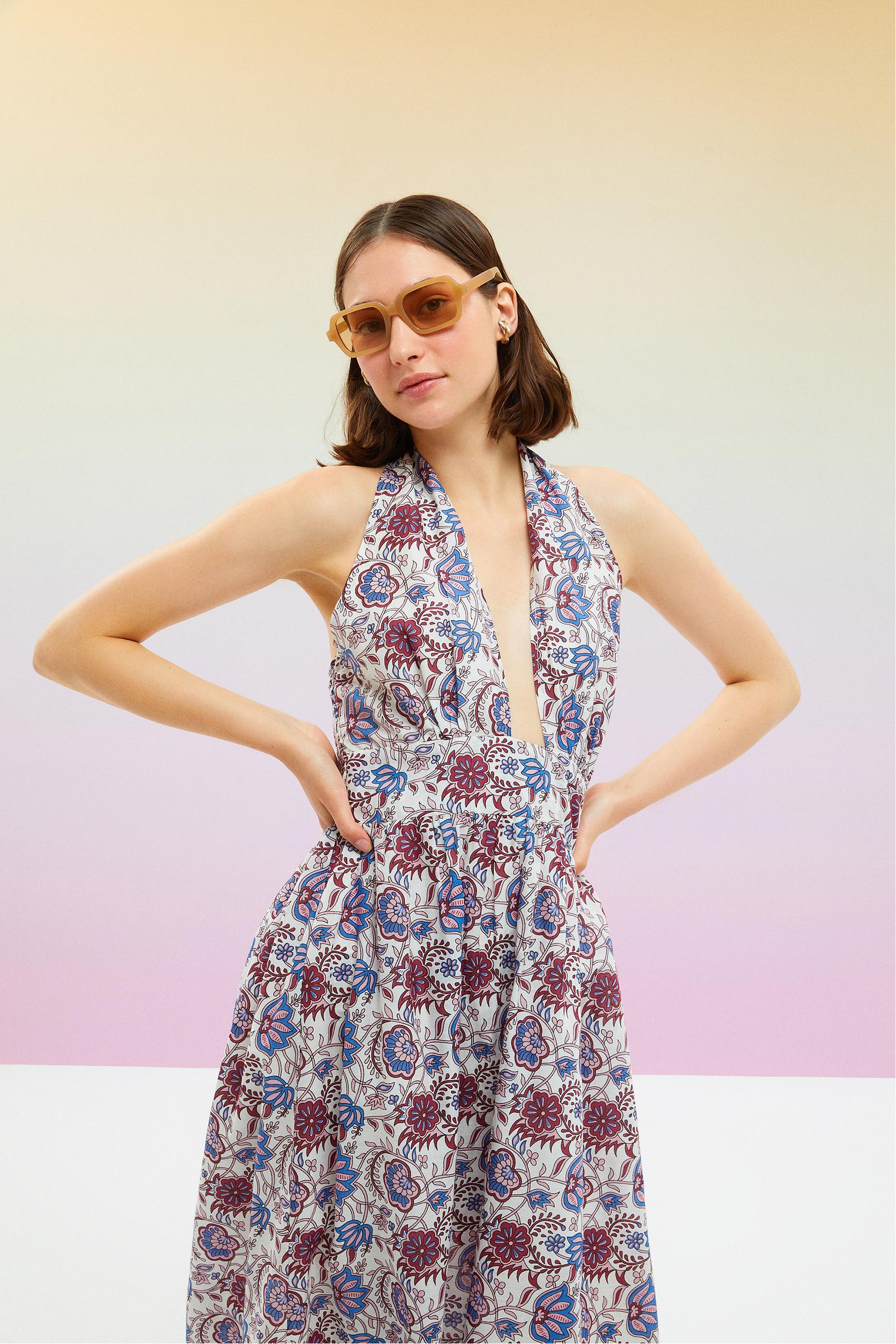 ETNİK DESENLİ BOYUNDAN BAĞLAMALI UZUN ELBİSE