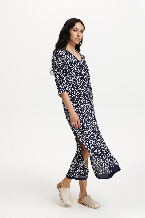  ETNİK DESENLİ UZUN KOLLU UZUN ELBİSE