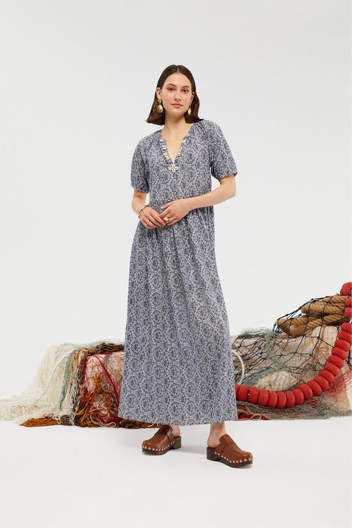  DENİZ KABUĞU İŞLEMELİ DESENLİ UZUN PLAJ ELBİSESİ