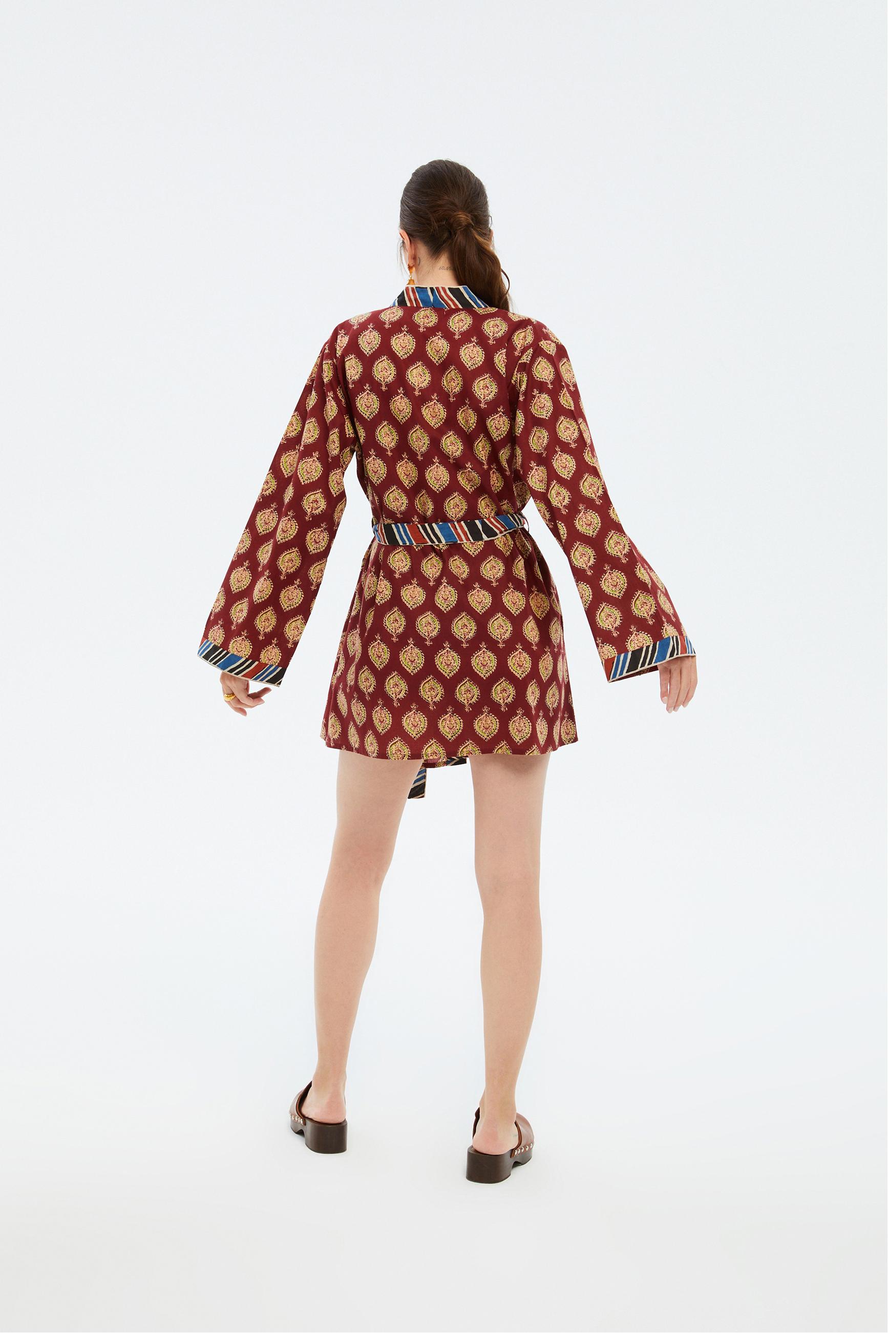 ETNİK DESENLİ KUŞAKLI KİMONO