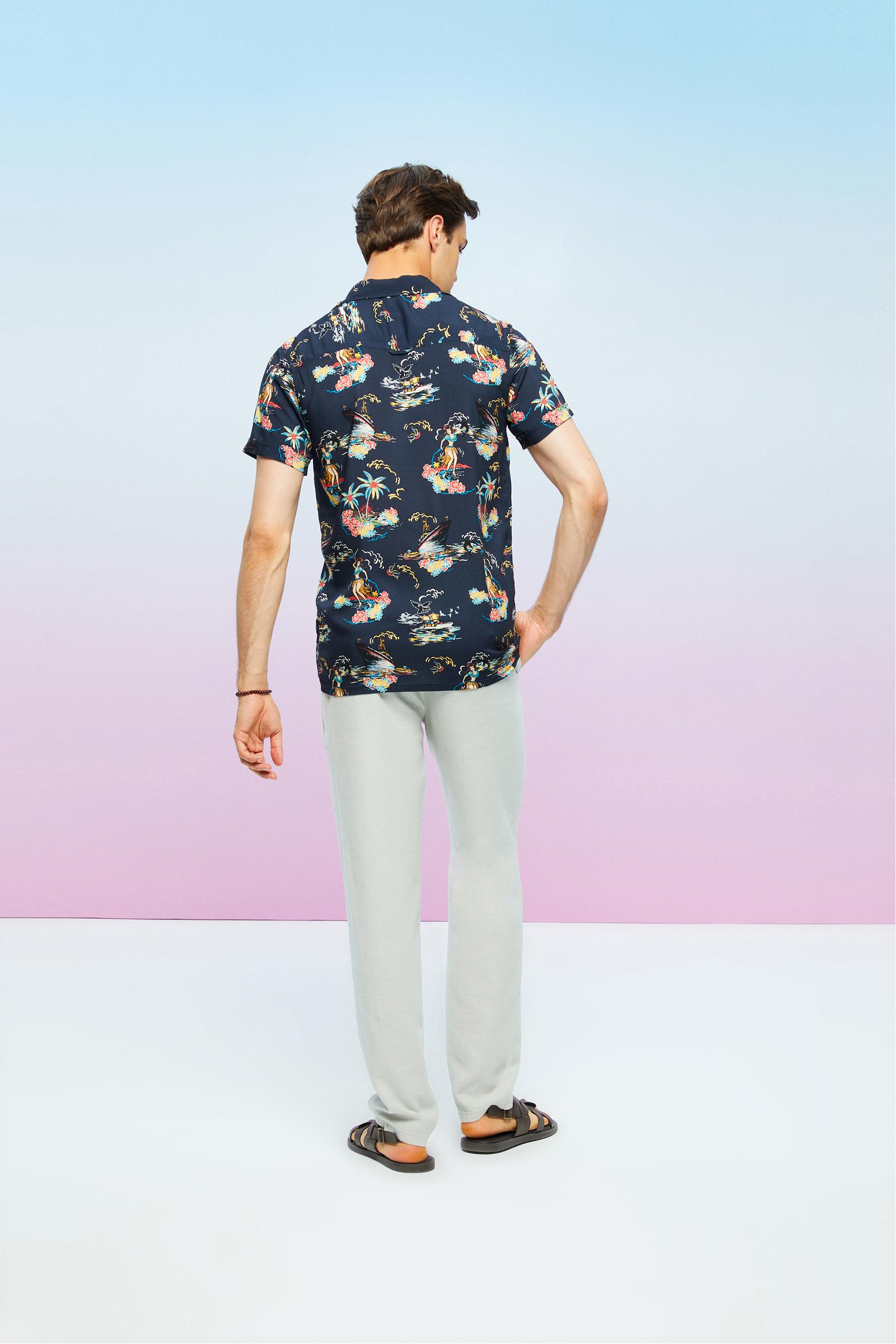 KISA KOLLU BASKILI GÖMLEK