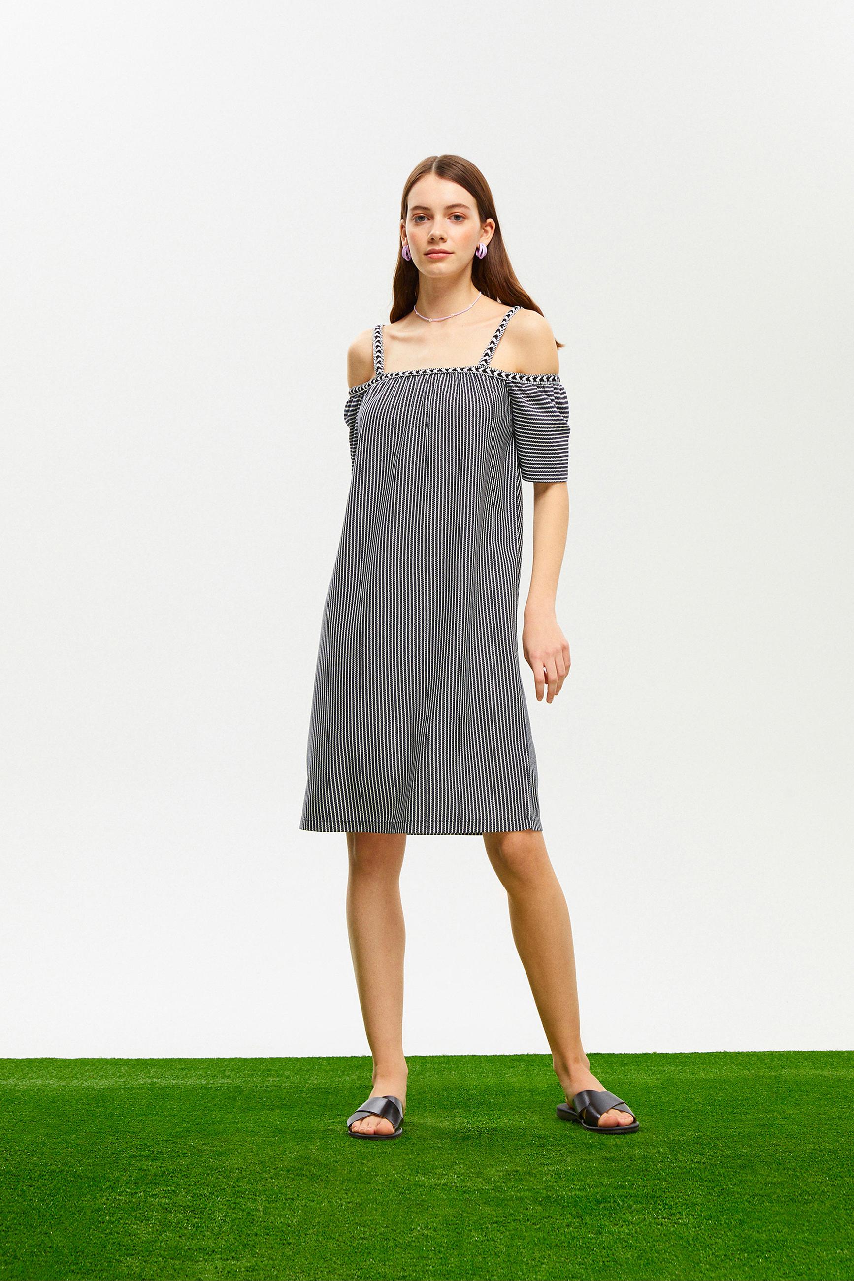 ÇİZGİLİ DÜŞÜK OMUZ MİNİ ELBİSE