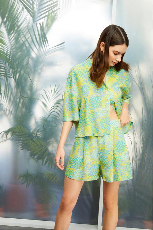  ANANAS DESENLİ YÜKSEK BEL MİNİ ŞORT