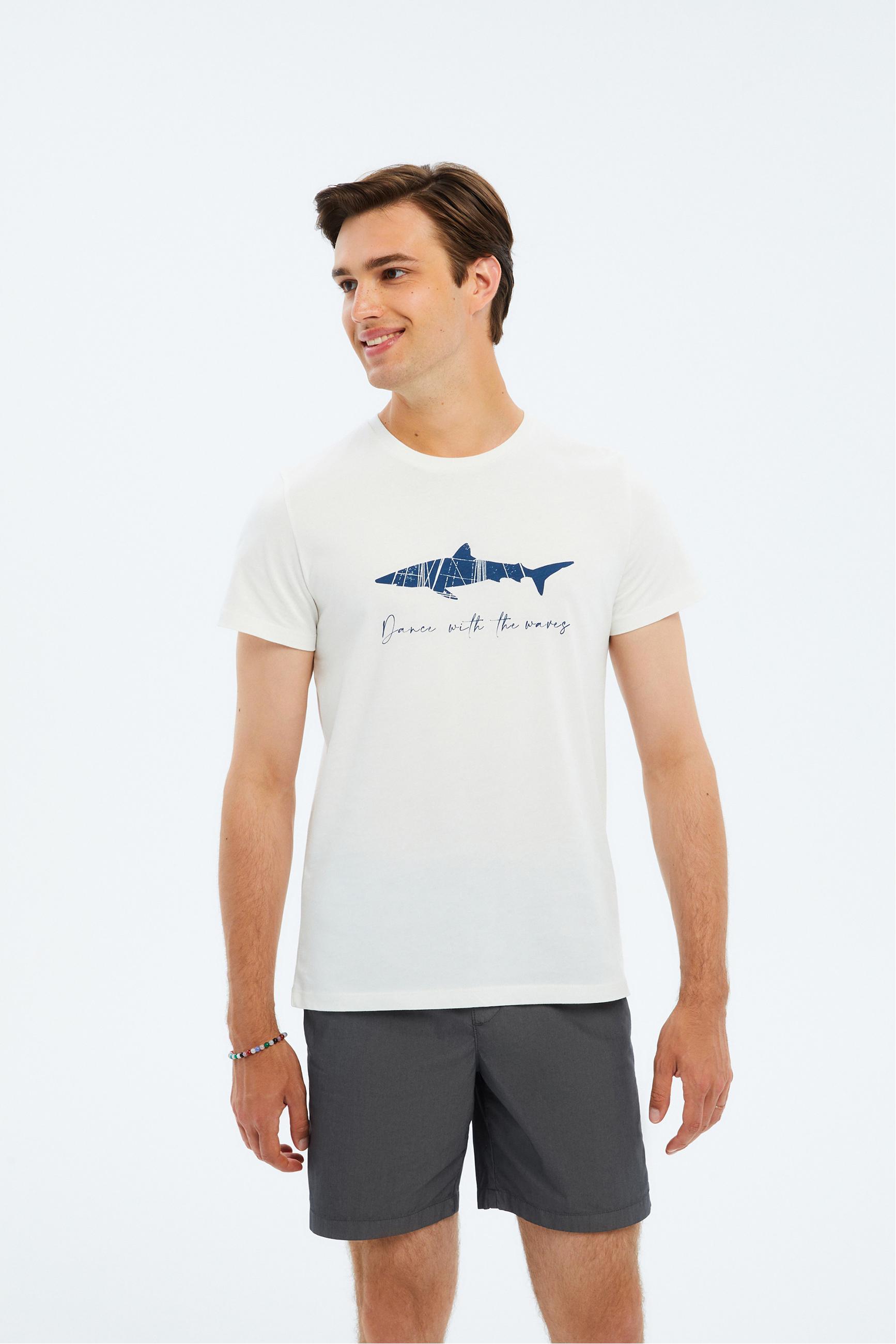 KÖPEK BALIĞI BASKILI BİSİKLET YAKA T-SHIRT