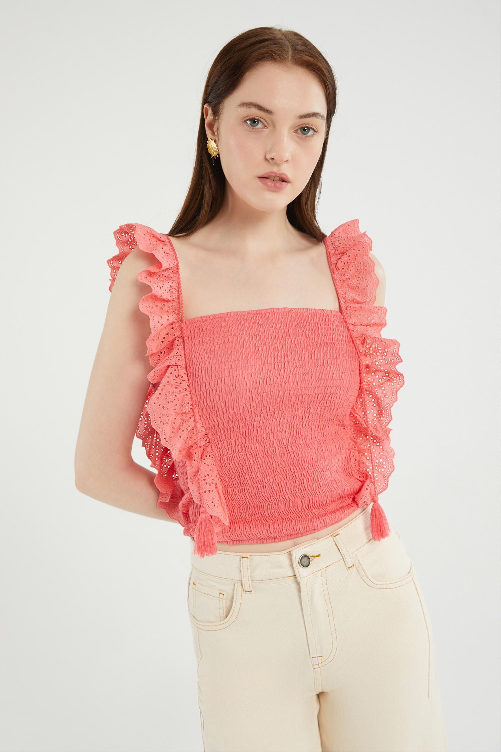 FİSTO DETAYLI GİPELİ BLUZ