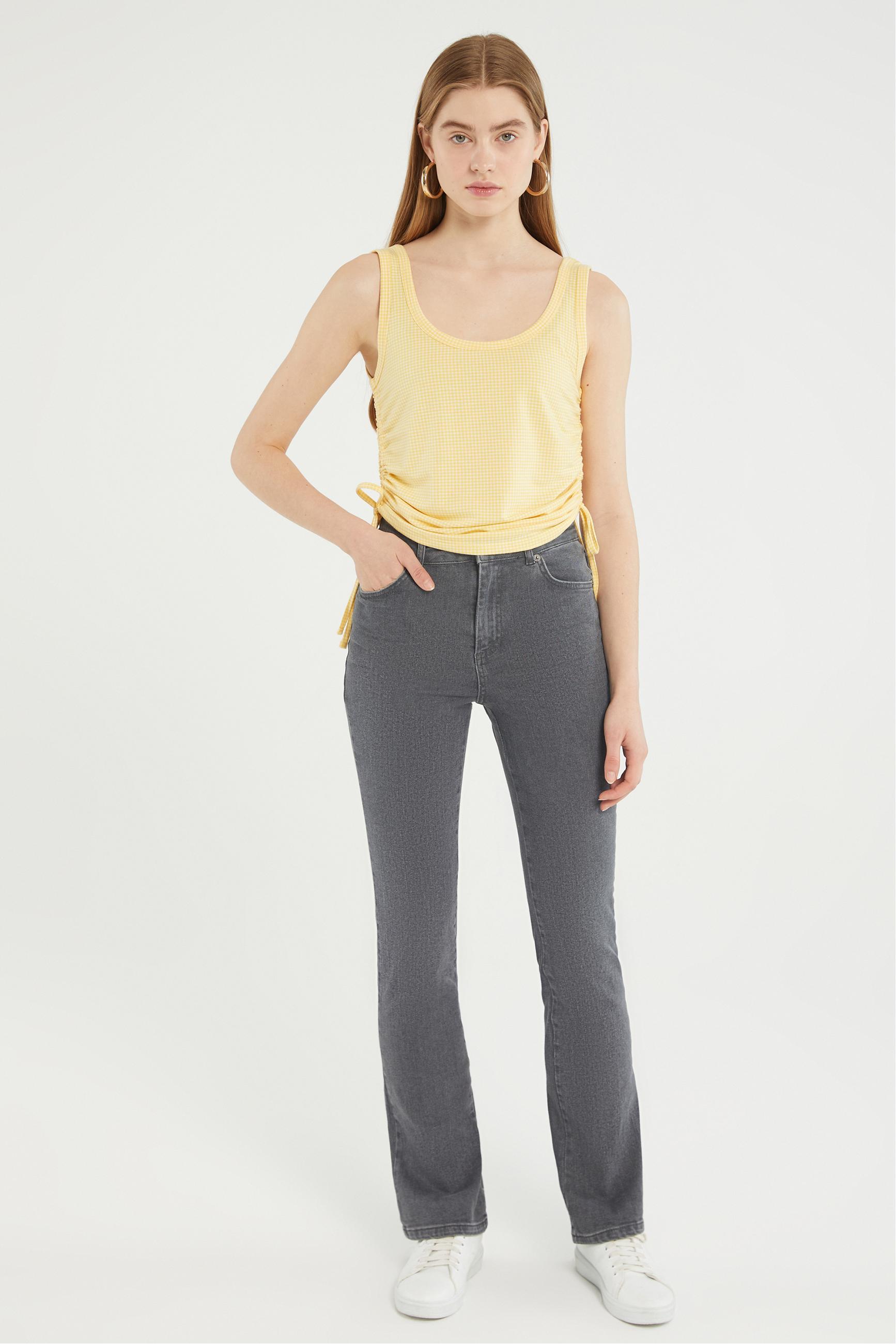 EKOSELİ KOLSUZ AYARLANABİLİR İPLİ BLUZ