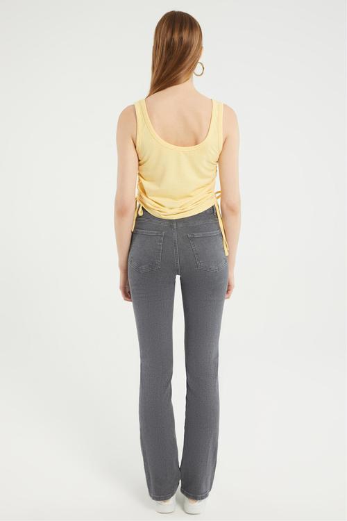  EKOSELİ KOLSUZ AYARLANABİLİR İPLİ BLUZ