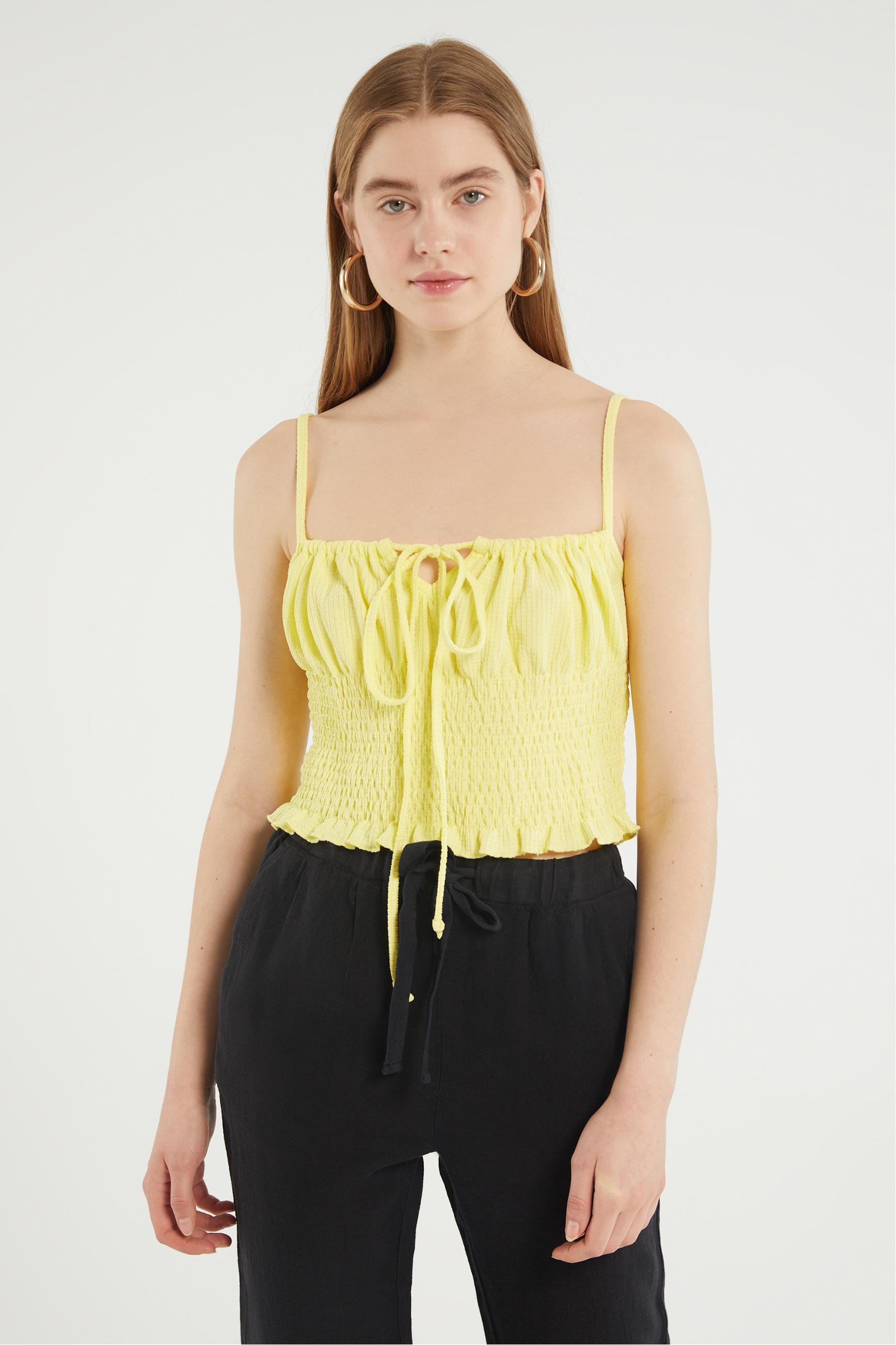 İNCE ASKILI GİPELİ CROP BLUZ