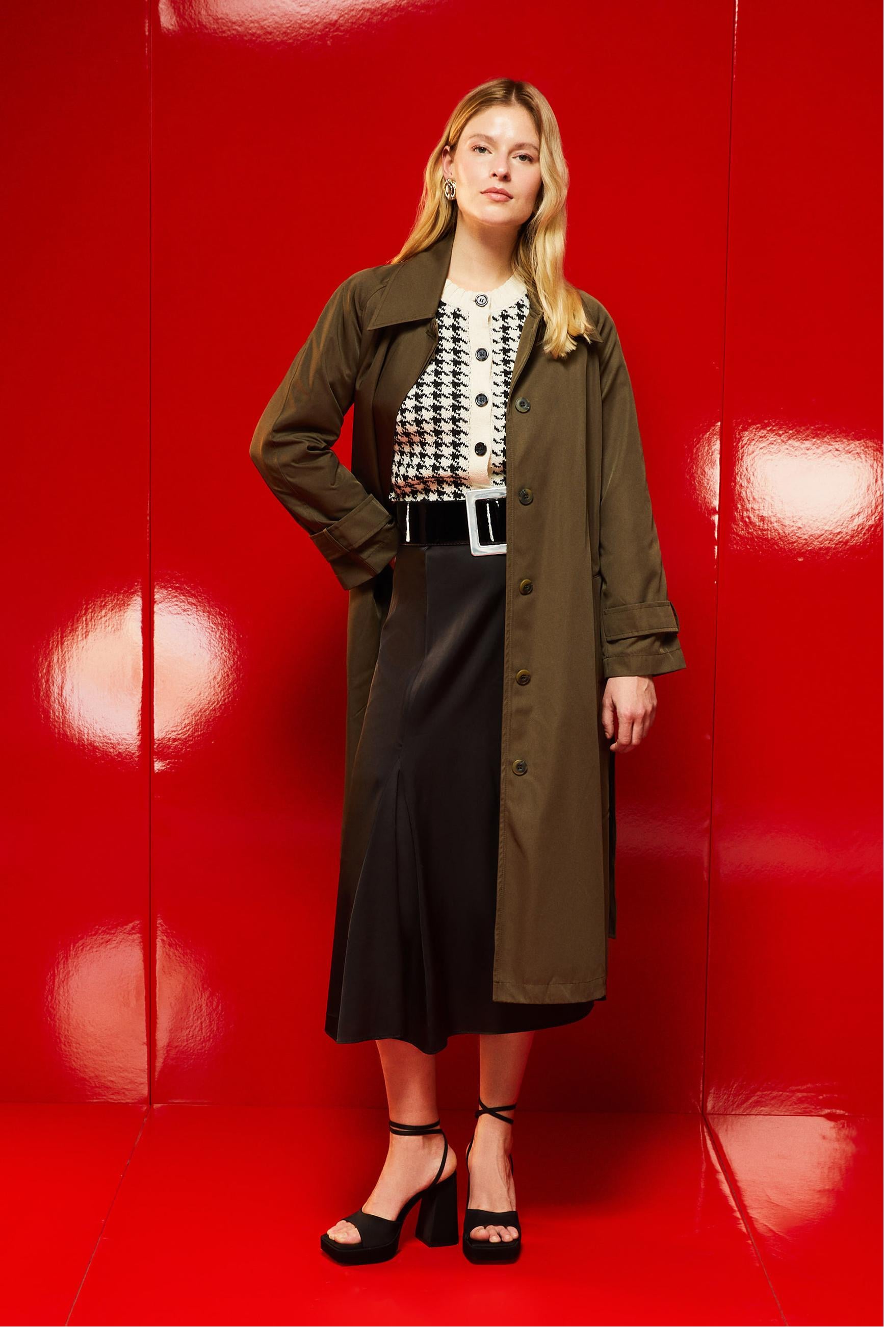 BELİ KUŞAKLI TRENÇKOT