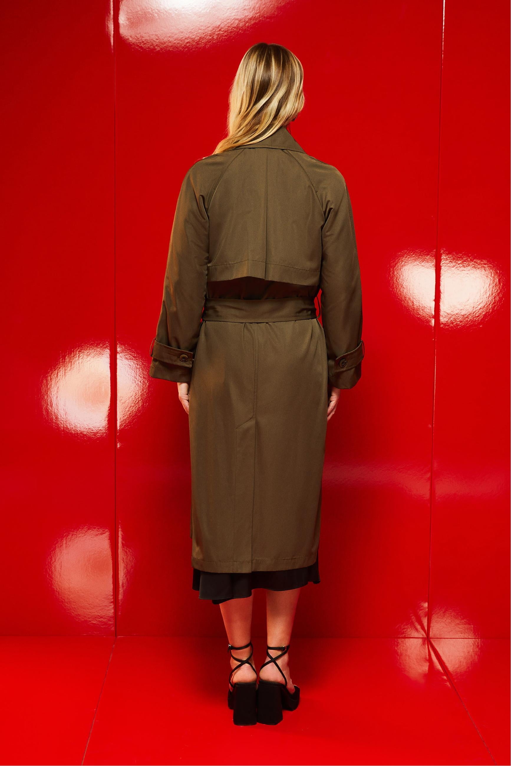 BELİ KUŞAKLI TRENÇKOT