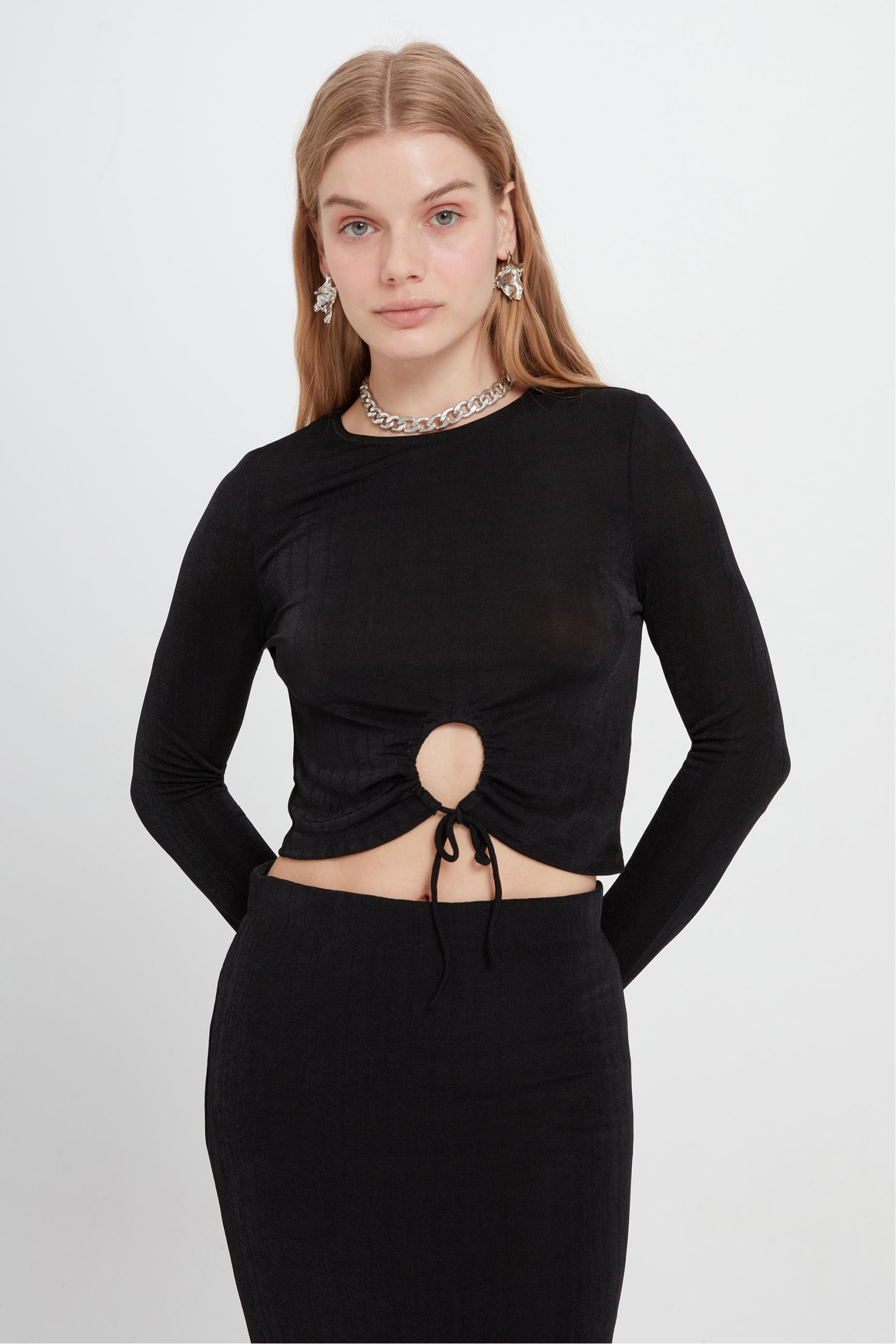 BAĞLAMA DETAYLI UZUN KOLLU BLUZ