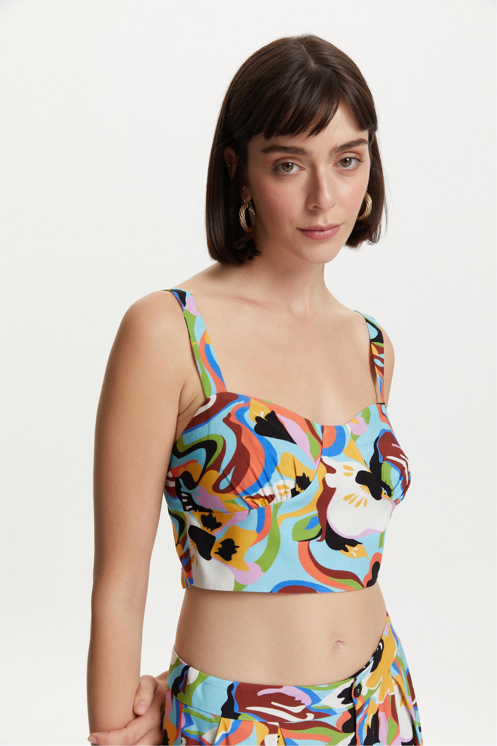 ÇİÇEK DESENLİ KOLSUZ CROP BLUZ