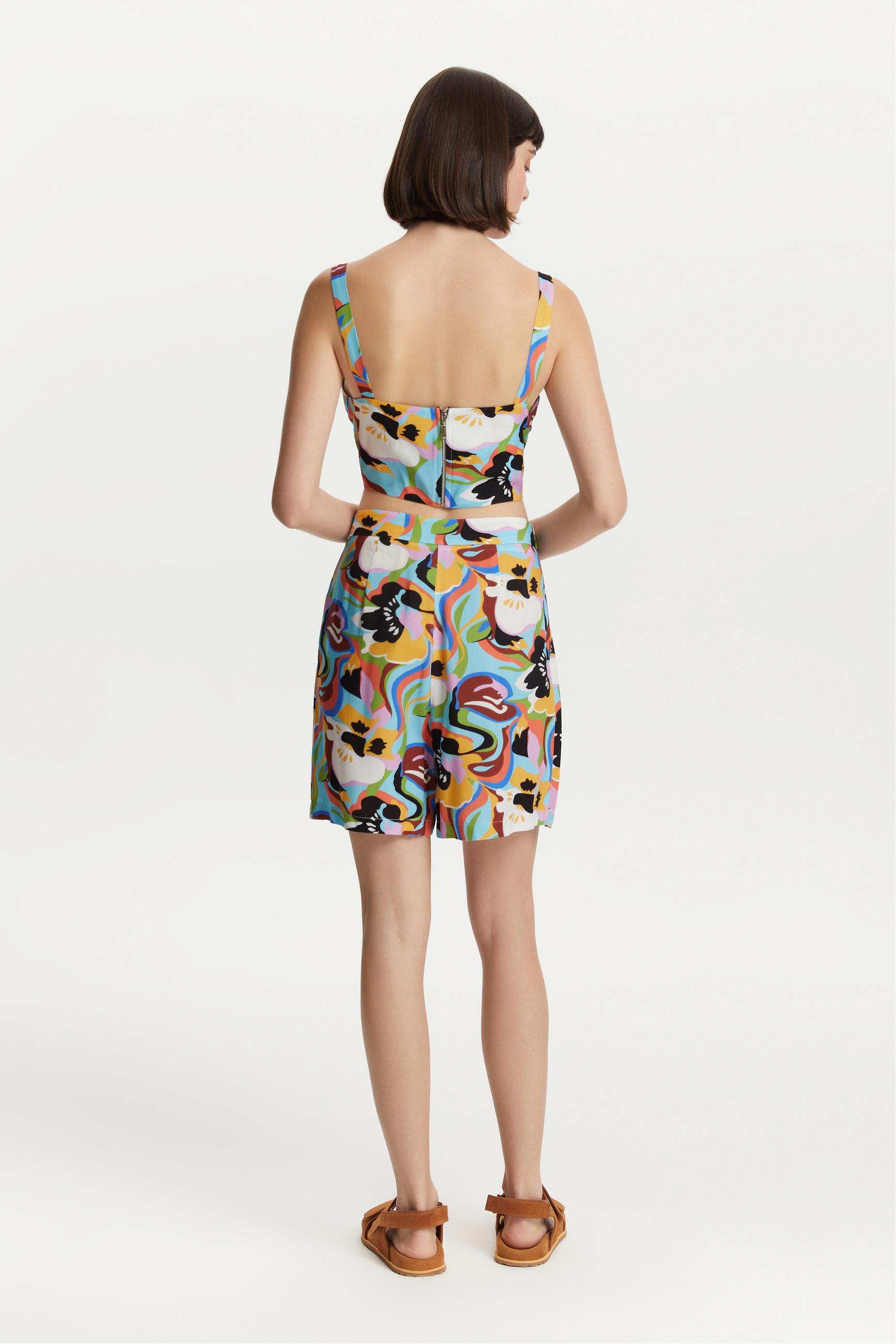 ÇİÇEK DESENLİ KOLSUZ CROP BLUZ