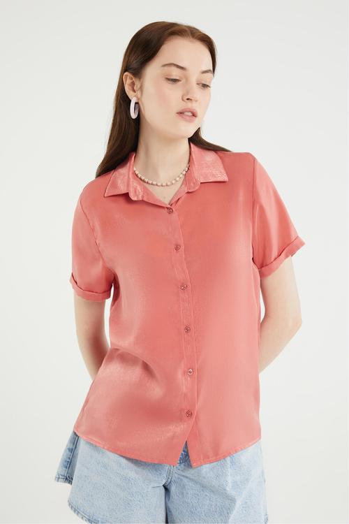  KISA KOLLU RAHAT KESİM GÖMLEK