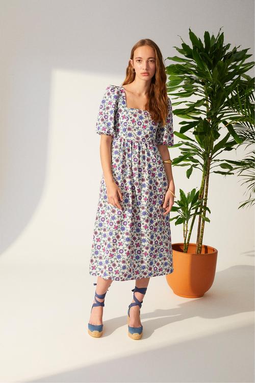  ÇİÇEK DESENLİ KISA KOLLU MİDİ ELBİSE