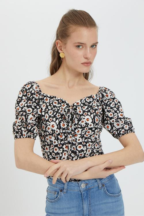  ÇİÇEK DESENLİ KISA KOLLU BLUZ