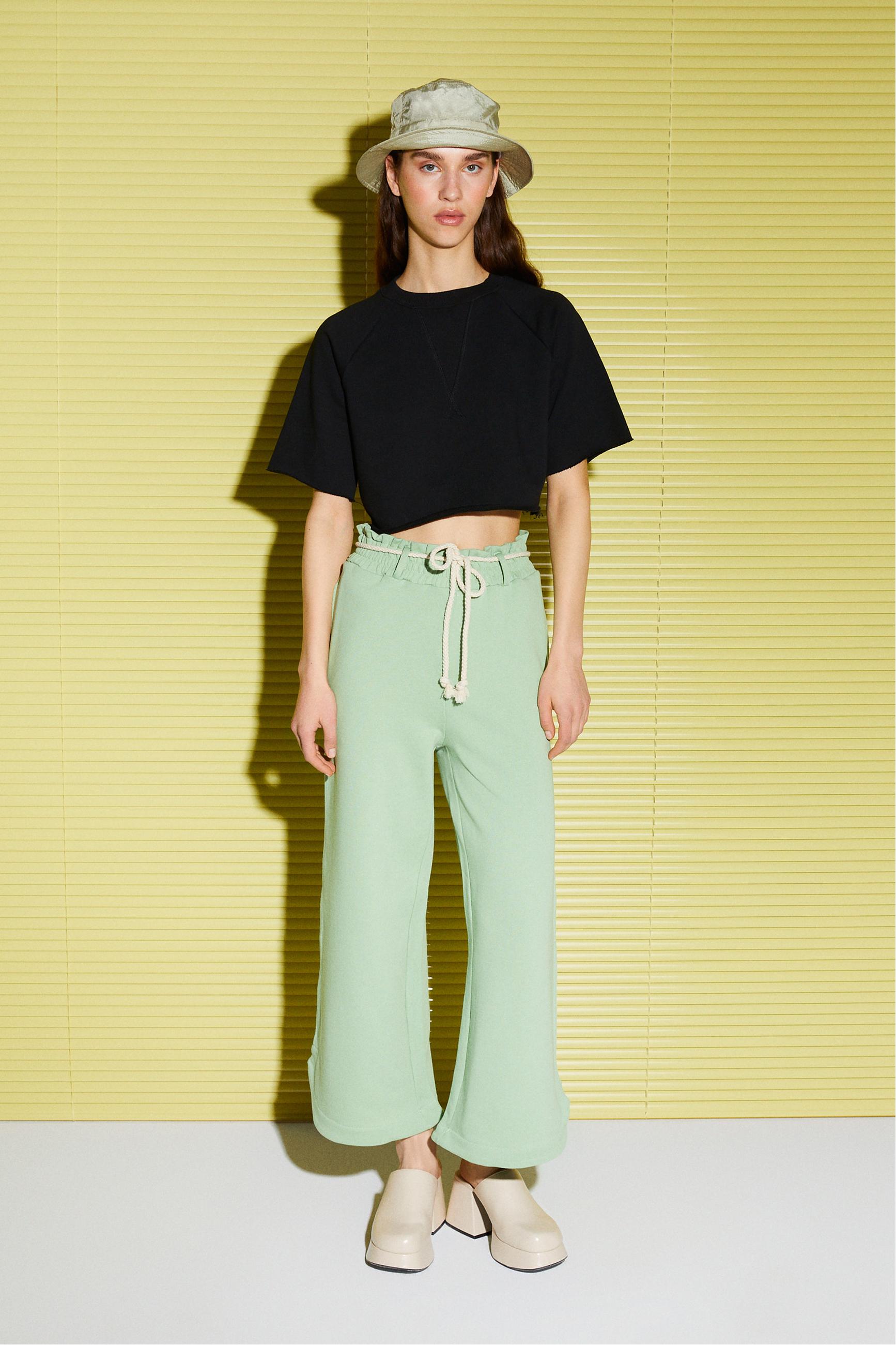 BİSİKLET YAKA KISA KOLLU CROP SWEATSHIRT