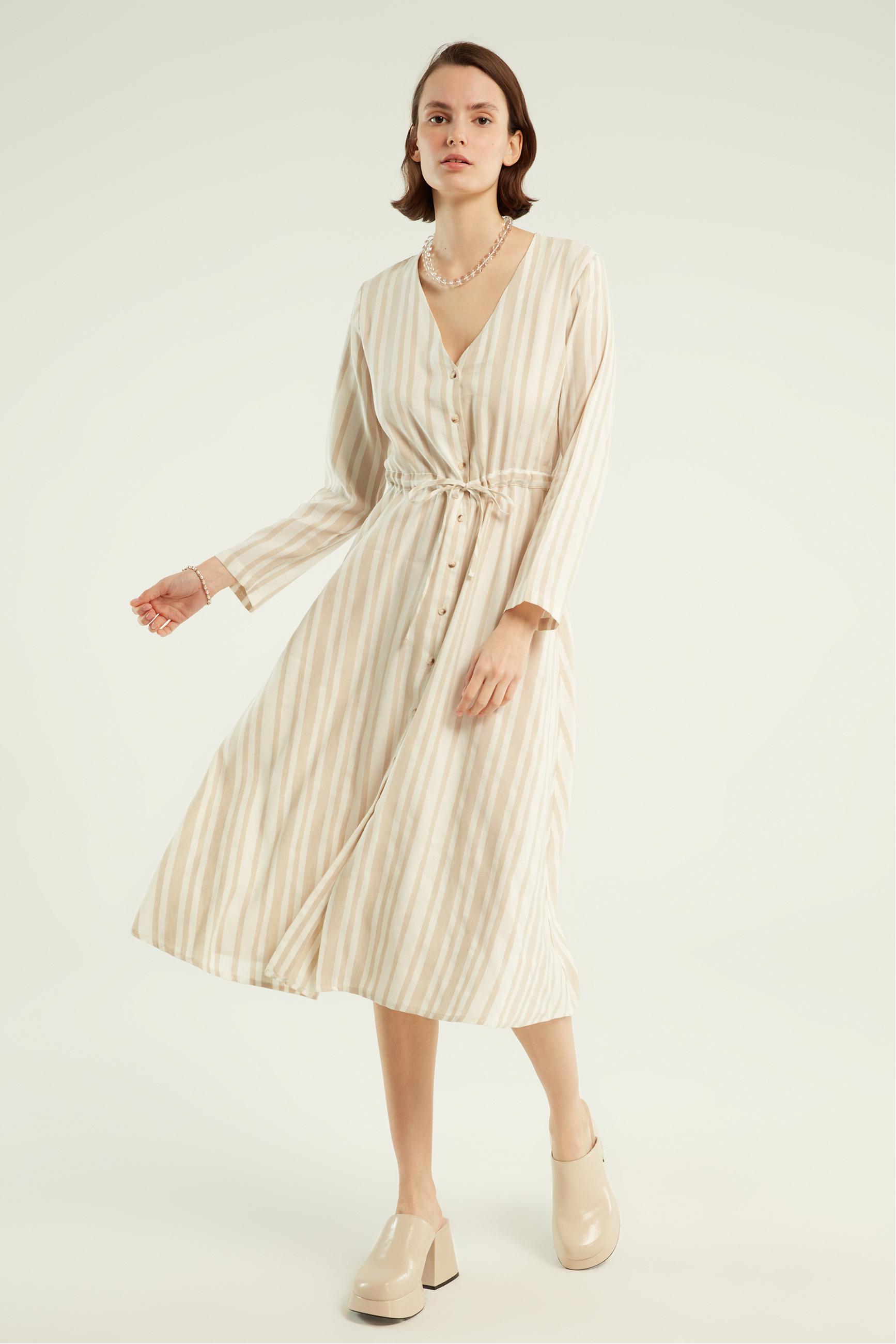 ÇİZGİLİ V YAKA A FORM MİDİ ELBİSE