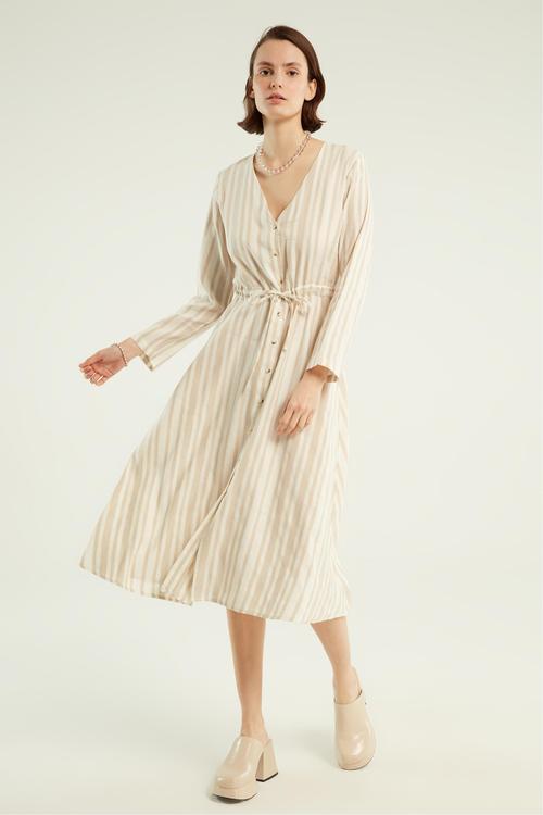  ÇİZGİLİ V YAKA A FORM MİDİ ELBİSE