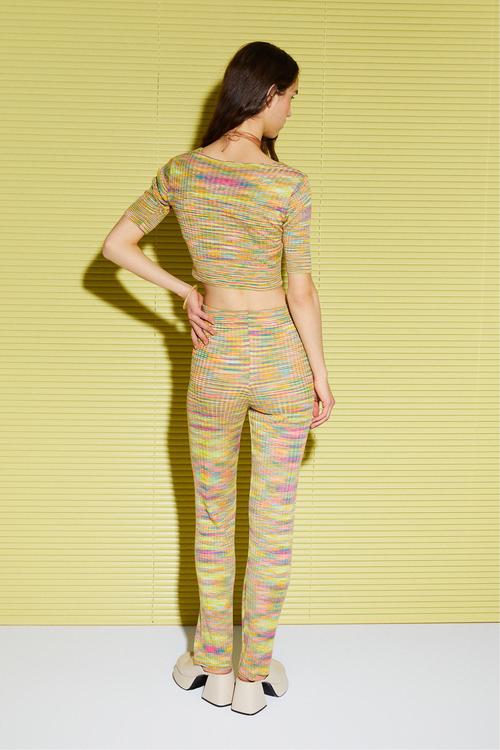  V YAKA TRİKO CROP BLUZ